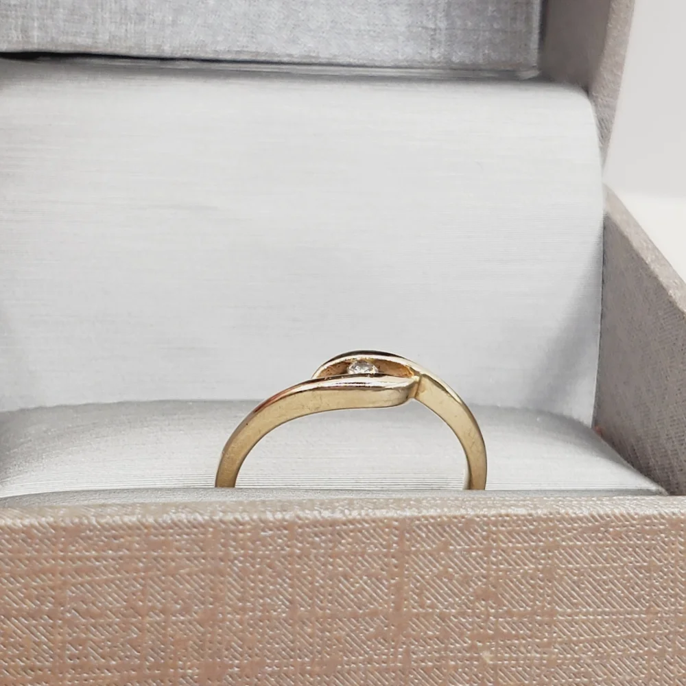 10k Solid Yellow Gold Genuine Round Diamond Band Ring
